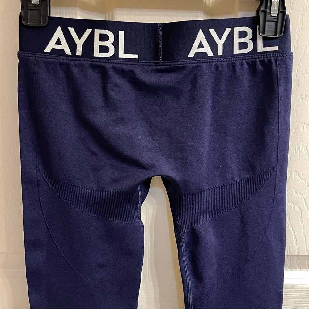 AYBL Navy Staple Seamless Low Rise Athletic Leggings - small